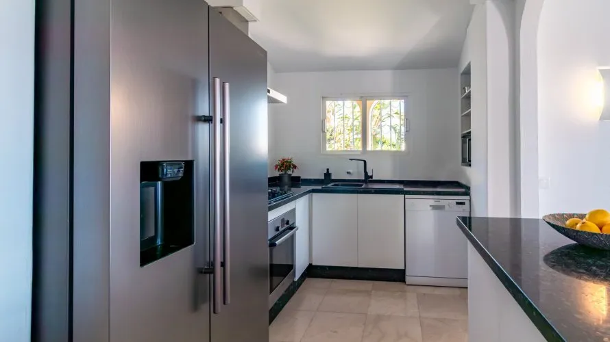 Villa de 5 dormitorios en Estepona, Spain No. 217 № 10