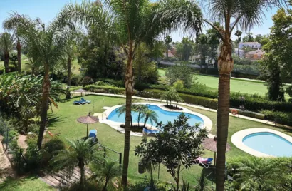 Apartamento de 2 dormitorios en Cortes (San Pedro De Alcantara), Spain No. 1070