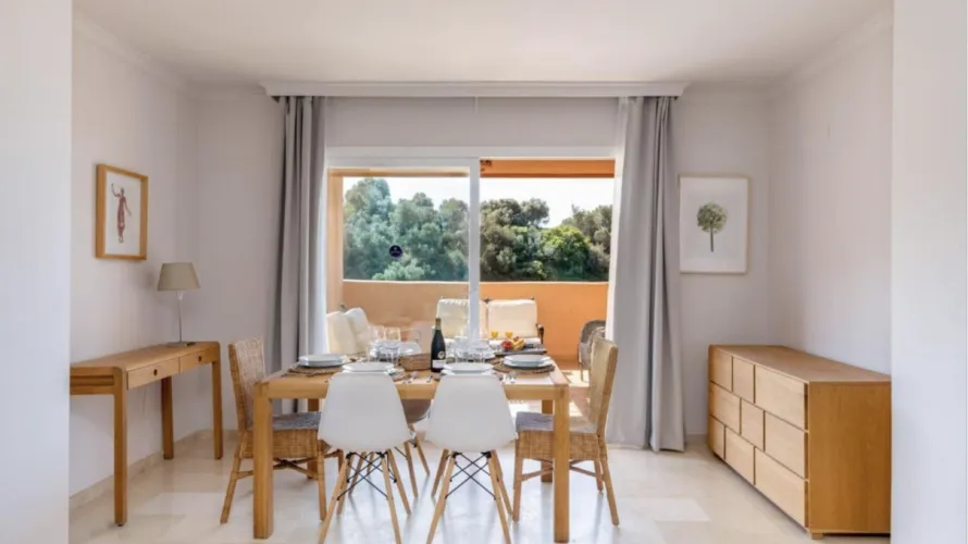 Apartamento de 2 dormitorios en Marbella, Spain No. 666 № 10