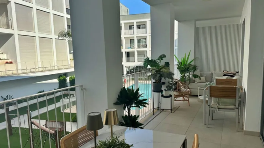 Apartamento de 3 dormitorios en Cortes (San Pedro De Alcantara), Spain No. 1072 № 15