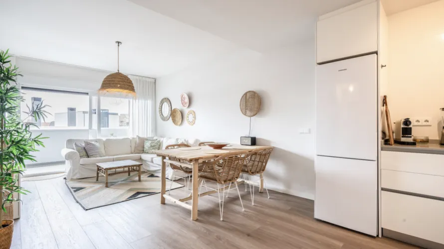 Apartamento de 2 dormitorios en Estepona, Spain No. 715 № 3