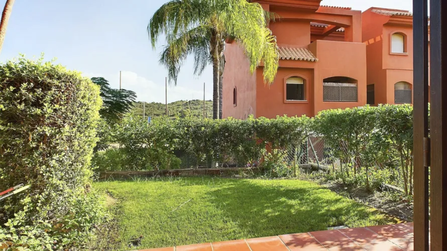 Apartamento de 2 dormitorios en Estepona, Spain No. 611 № 13