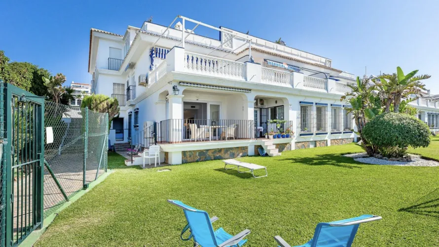 Apartamento de 2 dormitorios en Mijas Costa, Spain No. 651 № 3