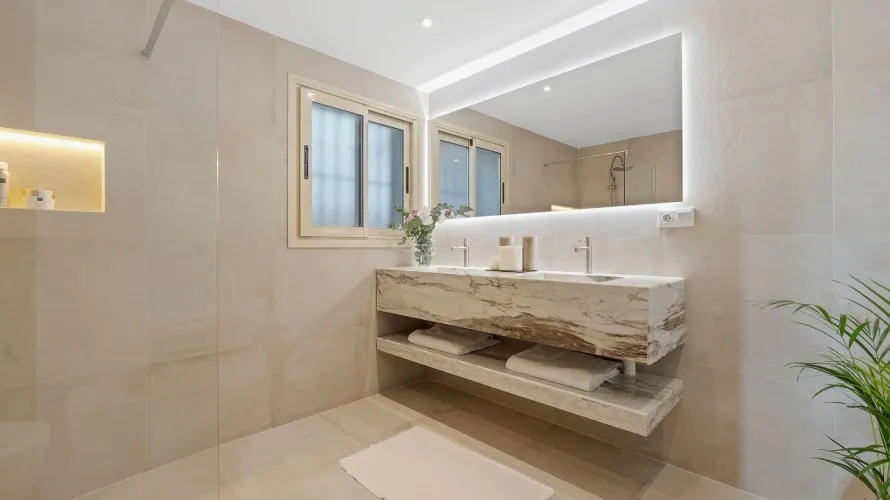 Apartamento de 4 dormitorios en Marbella, Spain No. 475 № 9
