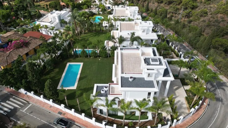 Villa de 6 dormitorios en Marbella, Spain No. 388 № 11