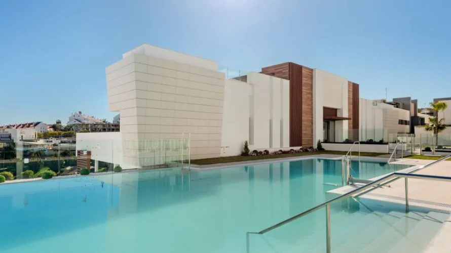 Apartamento de 2 dormitorios en Estepona, Spain No. 404 № 18