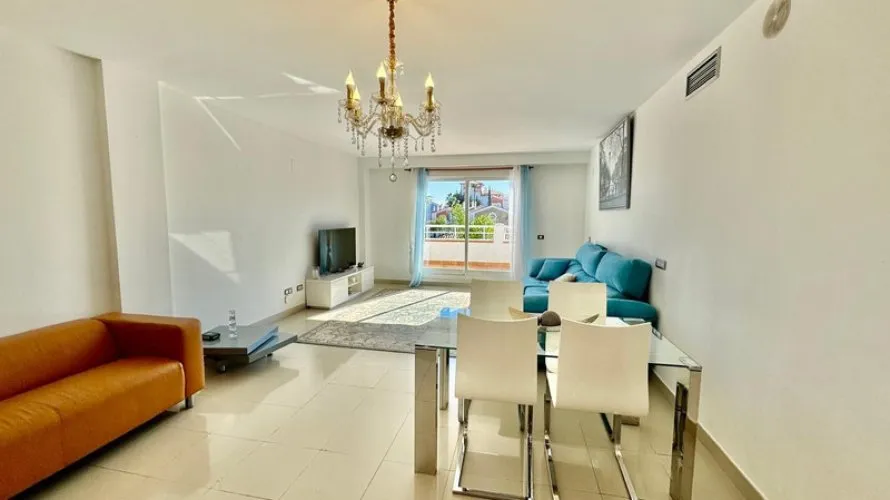 Apartamento de 2 dormitorios en Cortes (San Pedro De Alcantara), Spain No. 654 № 6