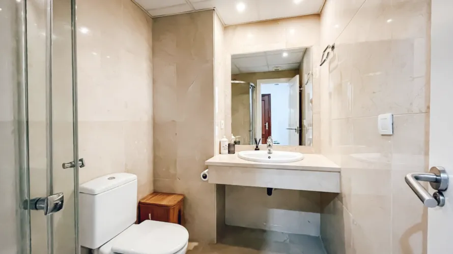 Apartamento de 2 dormitorios en Marbella, Spain No. 1047 № 9