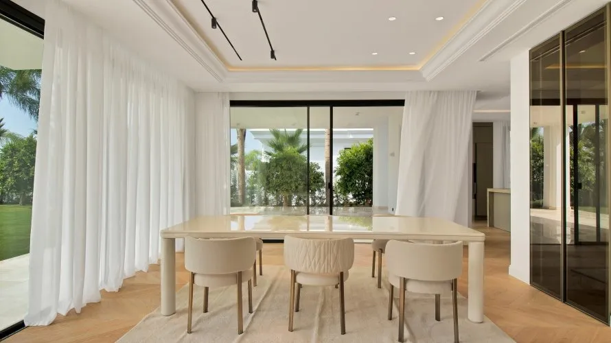 Villa de 6 dormitorios en Marbella, Spain No. 388 № 26