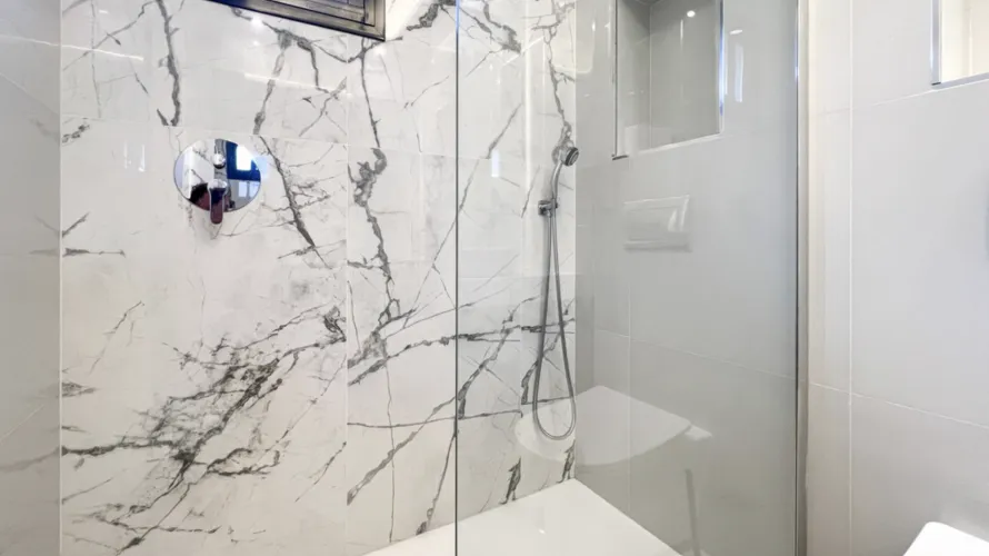 Apartamento de 2 dormitorios en Benahavís, Spain No. 670 № 3