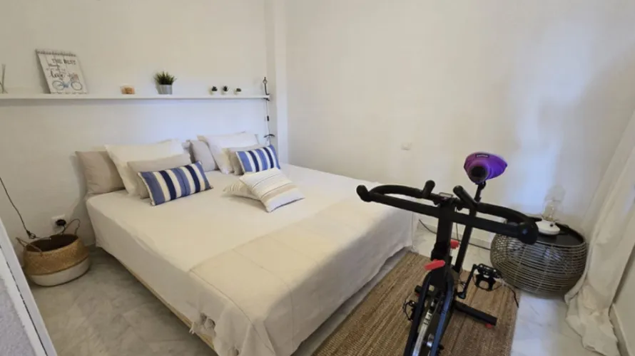 Apartamento de 2 dormitorios en Marbella, Spain No. 973 № 4