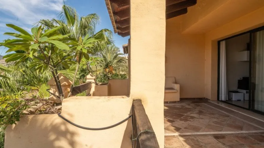 Apartamento de 2 dormitorios en Estepona, Spain No. 659 № 23