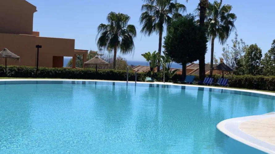 Apartamento de 2 dormitorios en Marbella, Spain No. 666 № 9