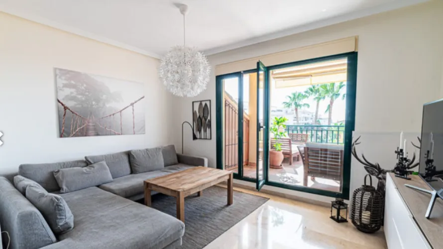 Apartamento de 2 dormitorios en Benalmádena, Spain No. 1039