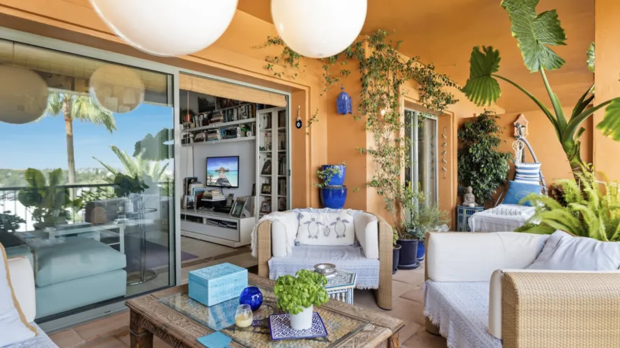Apartamento de 2 dormitorios en Estepona, Spain No. 706 № 11