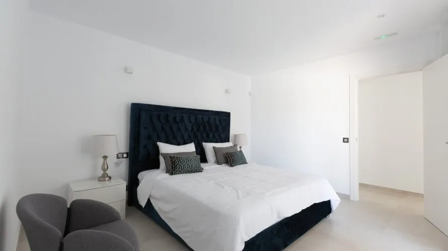 Villa de 4 dormitorios en Marbella, Spain No. 391 № 24