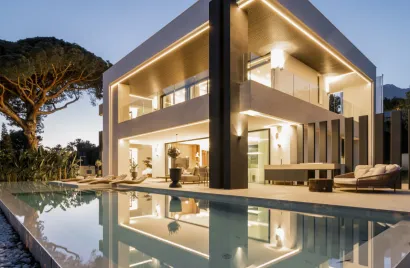 Villa de 5 dormitorios en Marbella, Spain No. 572