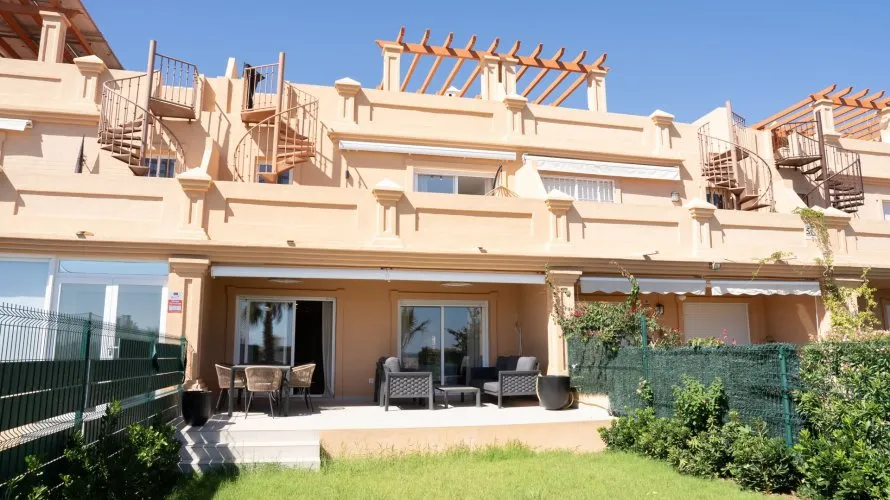Casa adosada de 3 dormitorios en Estepona, Spain No. 360 № 19