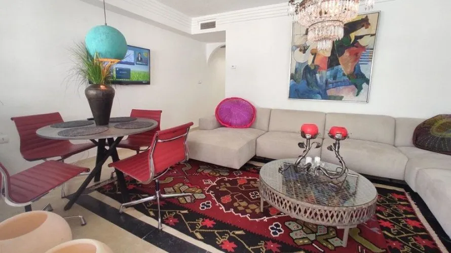 Apartamento de 1 dormitorio en Marbella, Spain No. 805 № 2