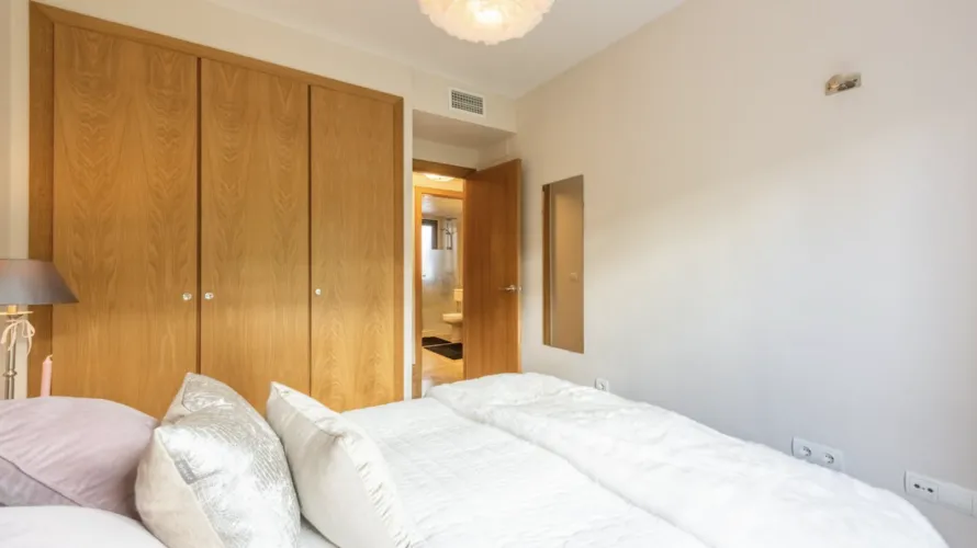 Apartamento de 2 dormitorios en Estepona, Spain No. 639 № 6