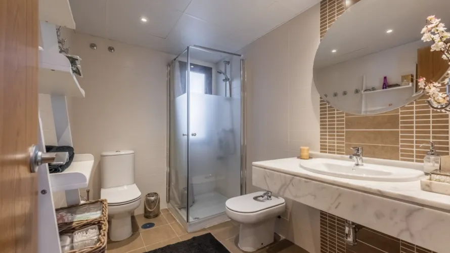 Apartamento de 2 dormitorios en Estepona, Spain No. 639 № 5