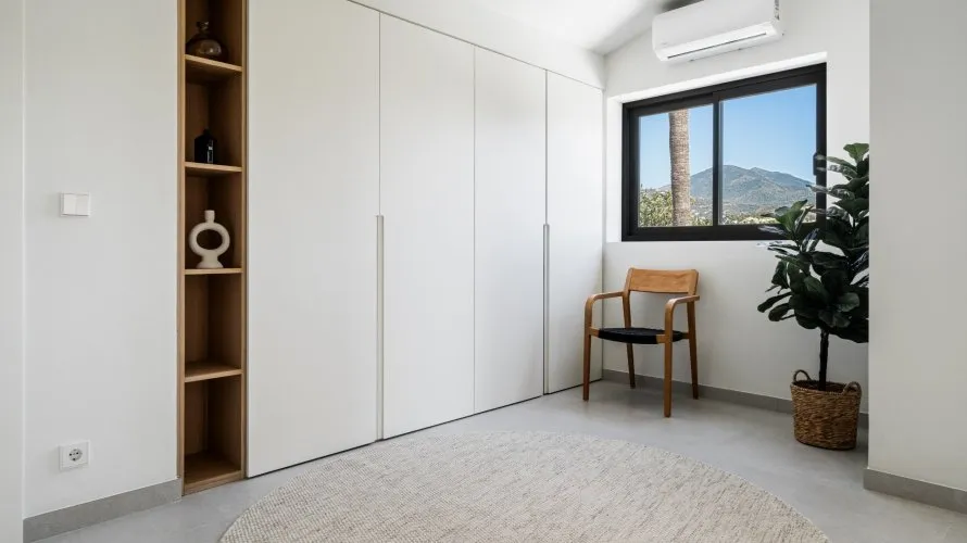 Villa de 7 dormitorios en Nueva Andalucía, Spain No. 211 № 2