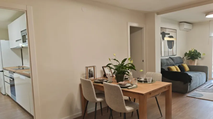 Apartamento de 3 dormitorios en Cortes (San Pedro De Alcantara), Spain No. 1090 № 1