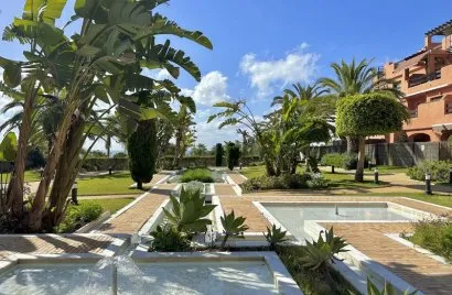 Apartamento de 2 dormitorios en Estepona, Spain No. 383