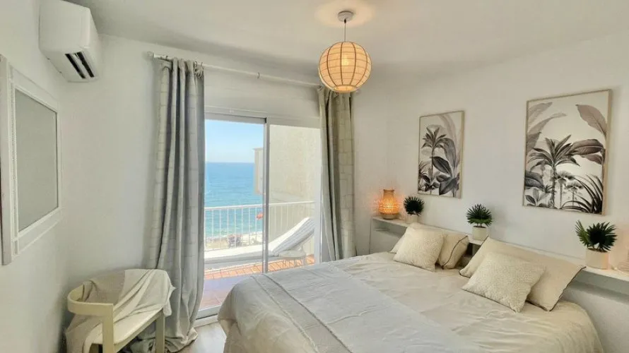 Apartamento de 2 dormitorios en Mijas Costa, Spain No. 768 № 18