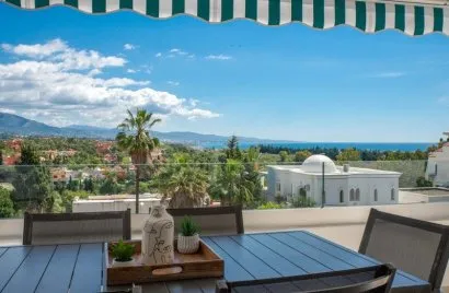 Apartamento de 3 dormitorios en Nueva Andalucía, Spain No. 1077