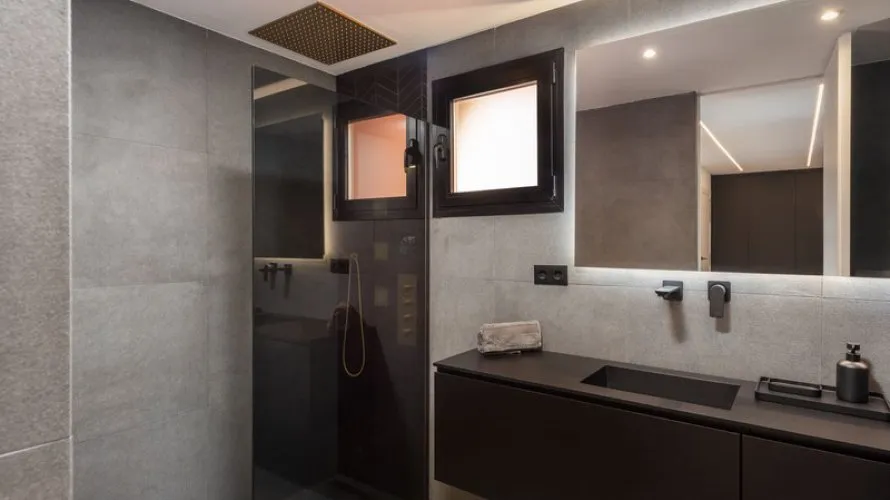 Apartamento de 3 dormitorios en Marbella, Spain No. 364 № 3