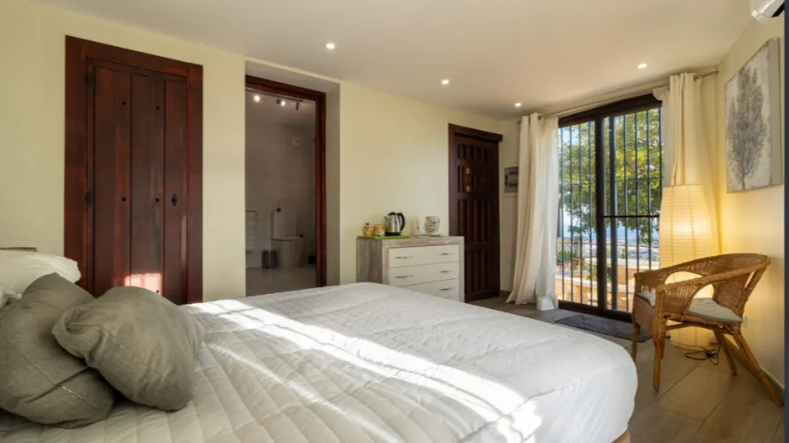 Villa de 4 dormitorios en Mijas Costa, Spain No. 997 № 15