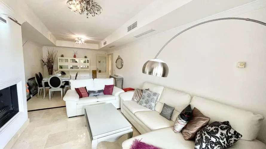 Apartamento de 2 dormitorios en Marbella, Spain No. 342 № 12