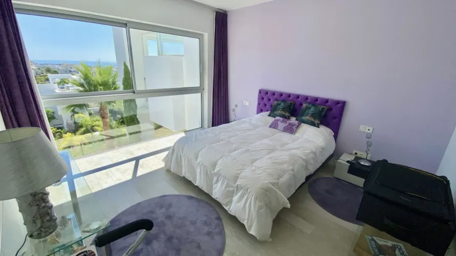 Apartamento de 3 dormitorios en Estepona, Spain No. 1048 № 11