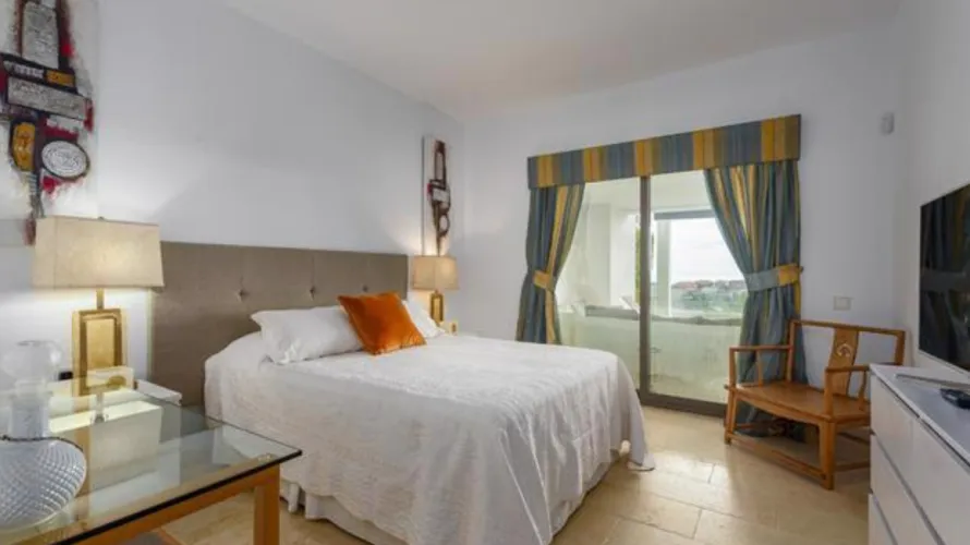 Apartamento de 2 dormitorios en Casares, Spain No. 494 № 4