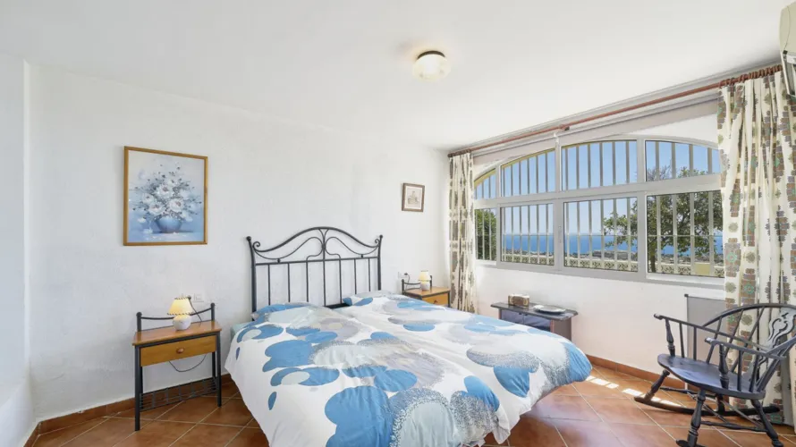 Сasa de 4 dormitorios en Benalmádena, Spain No. 1088 № 9