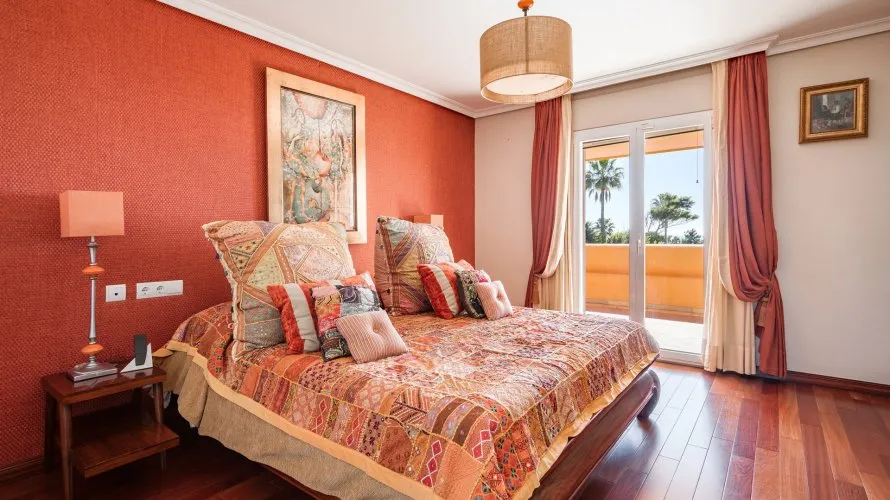 Villa de 8 dormitorios en Estepona, Spain No. 401 № 13