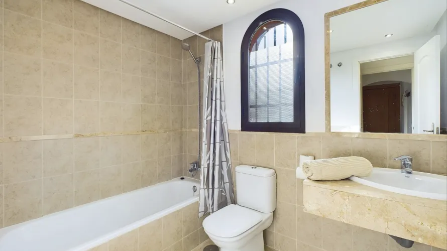 Apartamento de 2 dormitorios en Estepona, Spain No. 611 № 8