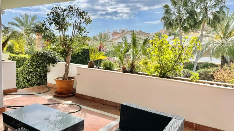 Apartamento de 2 dormitorios en Marbella, Spain No. 342 № 9