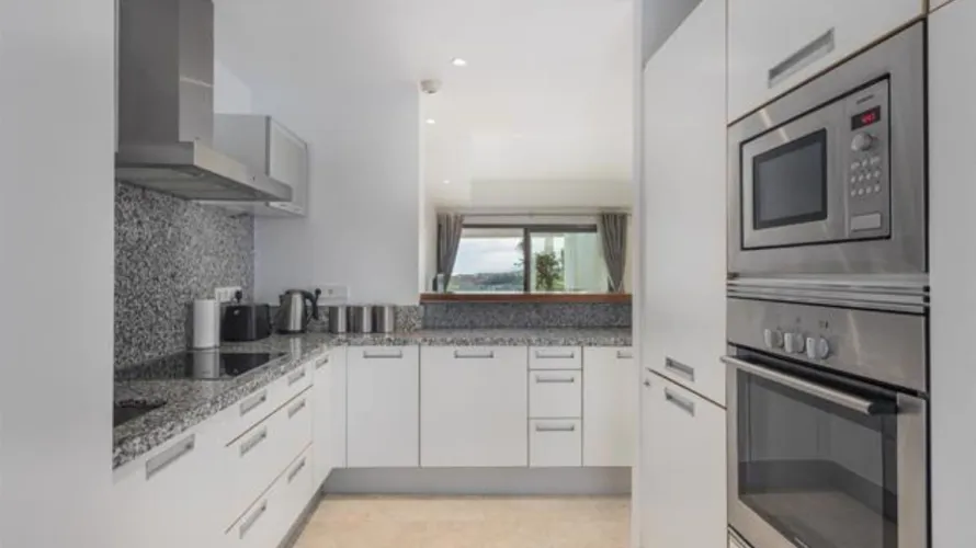 Apartamento de 2 dormitorios en Casares, Spain No. 556 № 2