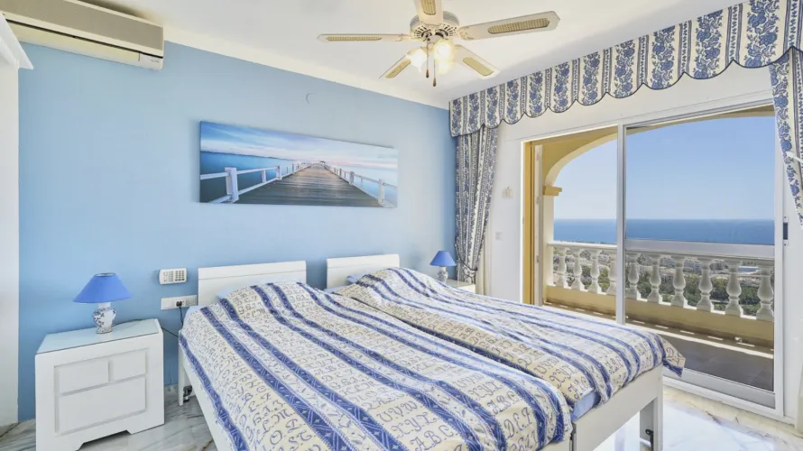 Сasa de 4 dormitorios en Benalmádena, Spain No. 1088 № 10