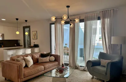 Apartamento de 3 dormitorios en Cortes (San Pedro De Alcantara), Spain No. 1072