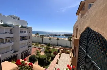 Apartamento de 3 dormitorios en Marbella, Spain No. 491