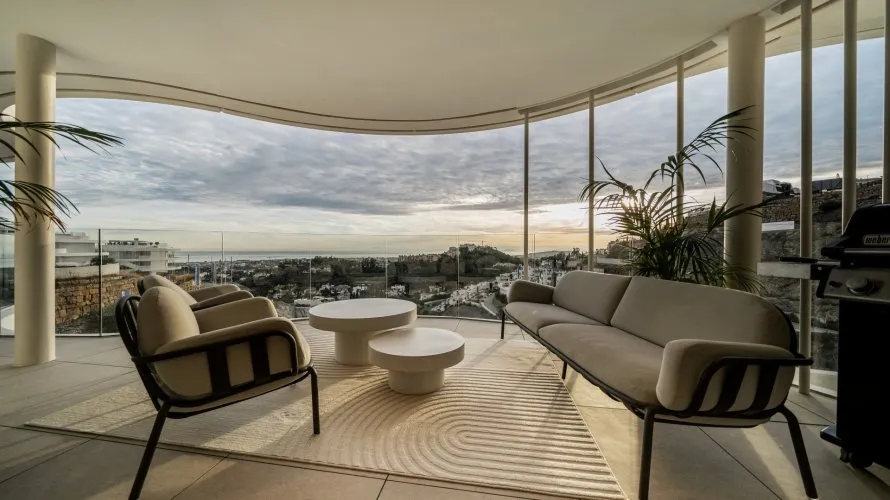 Apartamento de 2 dormitorios en Nueva Andalucía, Spain No. 331 № 2