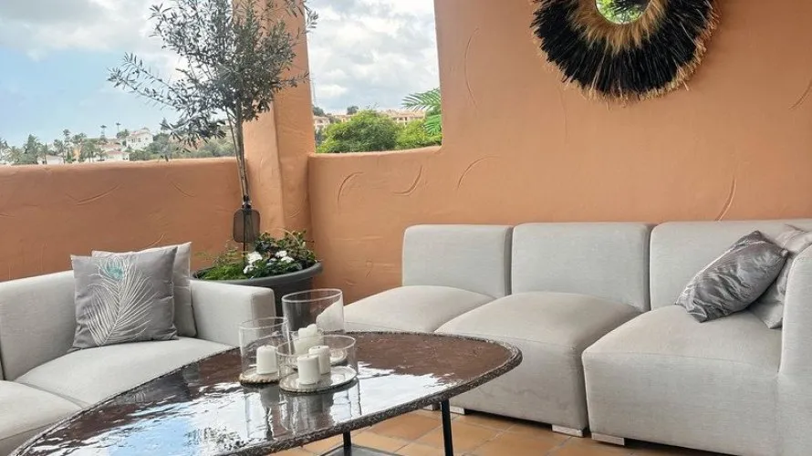 Apartamento de 2 dormitorios en Marbella, Spain No. 834 № 6