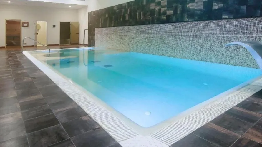 Apartamento de 2 dormitorios en Estepona, Spain No. 618 № 2