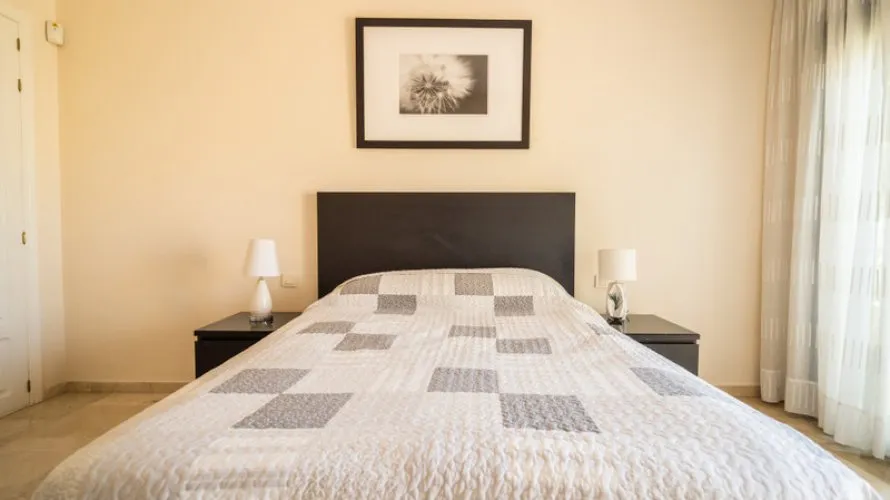 Apartamento de 2 dormitorios en Estepona, Spain No. 659 № 13