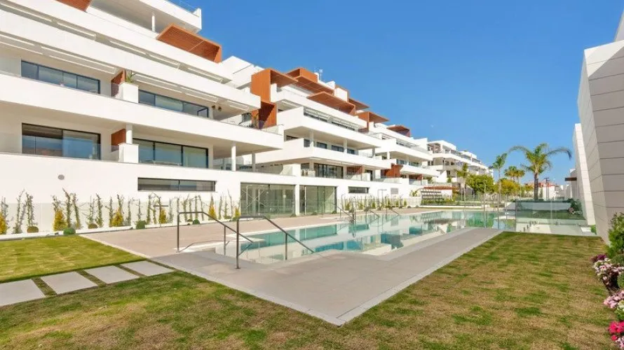 Apartamento de 2 dormitorios en Estepona, Spain No. 404 № 15