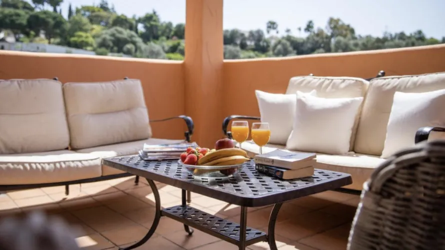 Apartamento de 2 dormitorios en Marbella, Spain No. 666 № 1