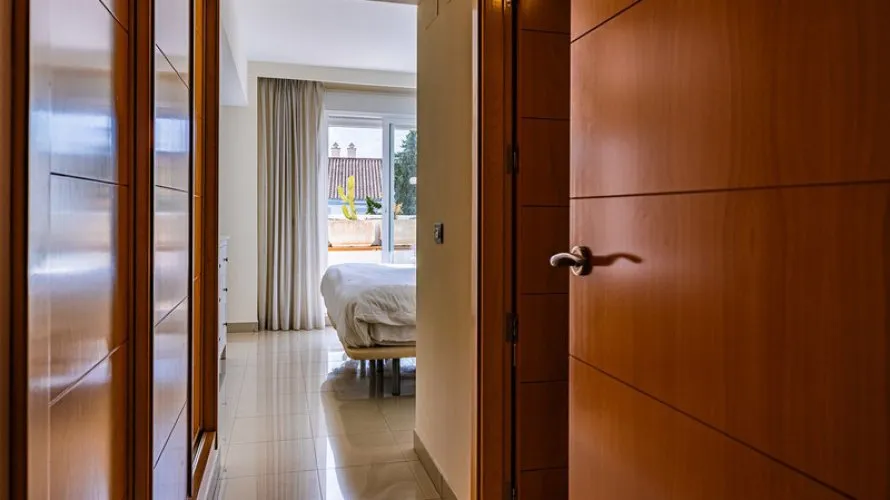 Apartamento de 2 dormitorios en Estepona, Spain No. 587 № 15